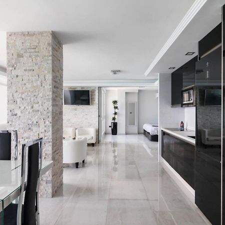 Deluxe Supreme Apartment Malaga Bagian luar foto